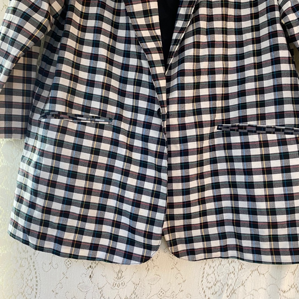 Blazer - Picture 7 of 14